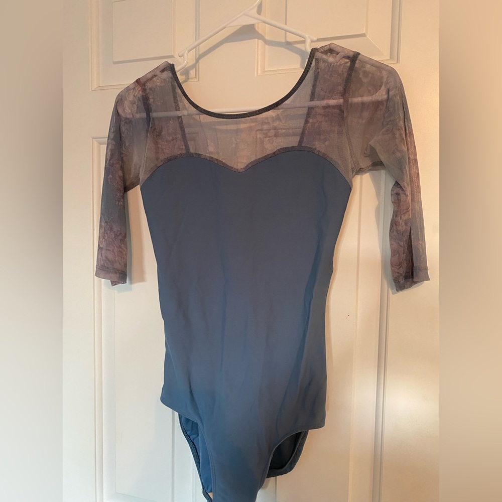 Half sleeve Eleve Leotard, size L
